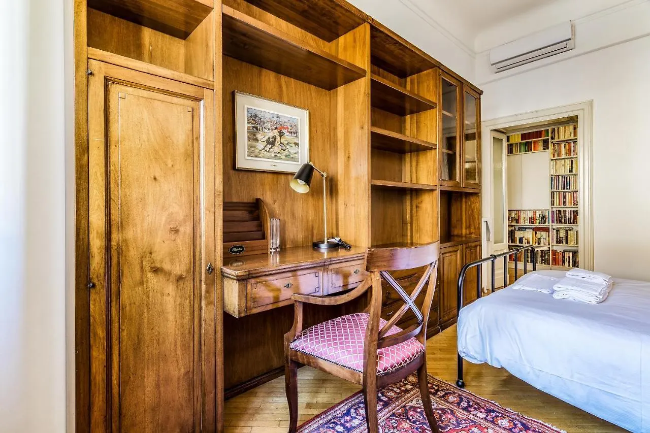Apartment Huge Center Milan Guastalla Gardens 8Pax
