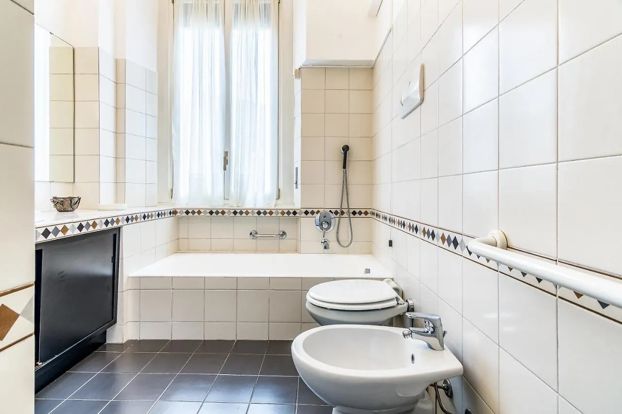 Apartment Huge Center Milan Guastalla Gardens 8Pax